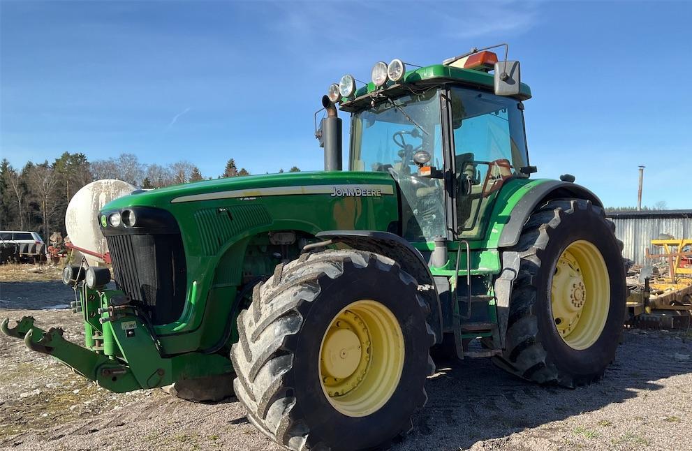 2005 JOHN DEERE 8220